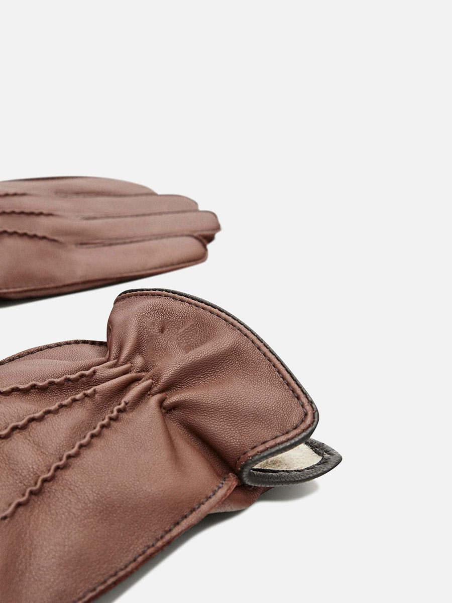 Leather, wool and cashmere gloves